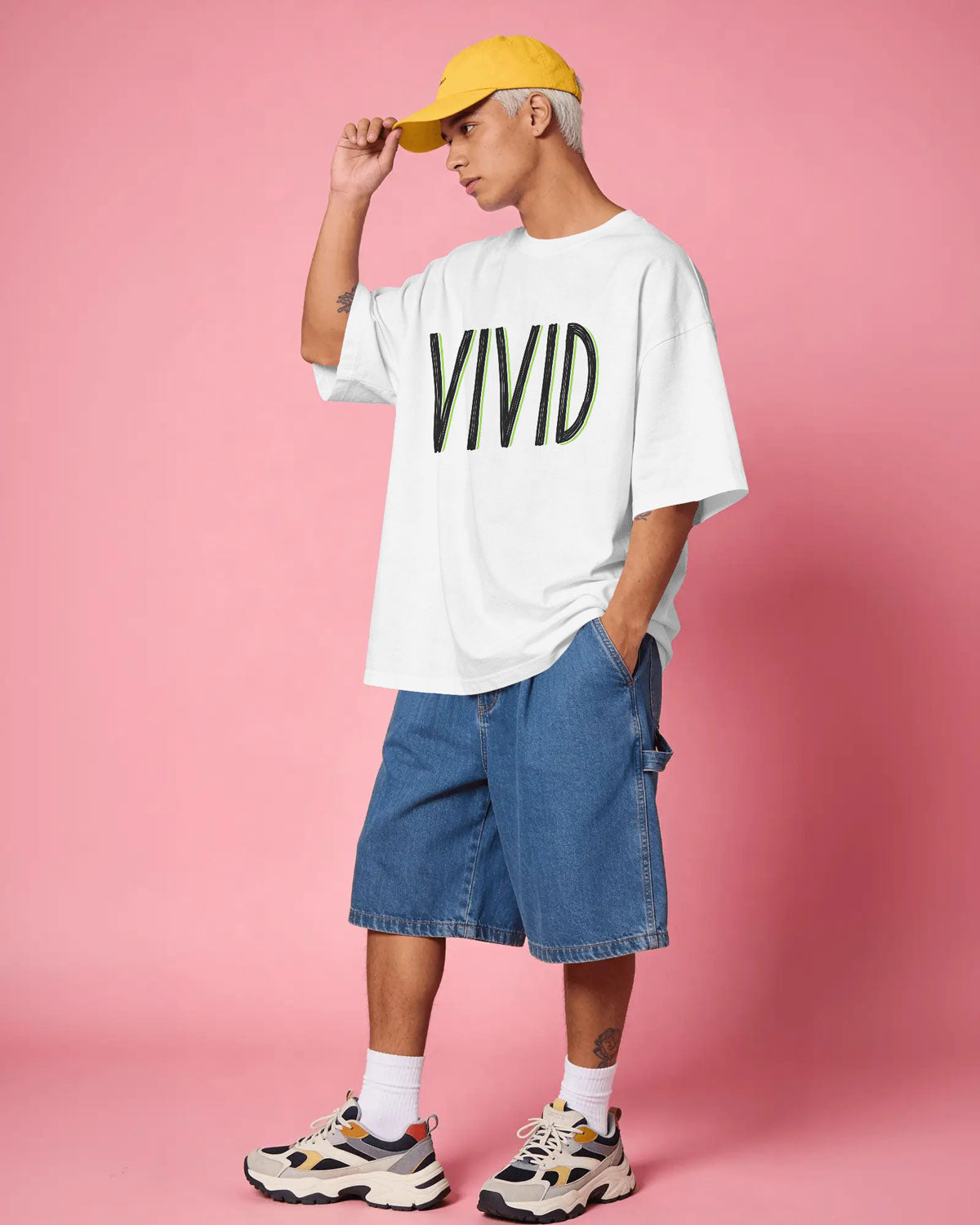 VIVID Minimal Neon Outline Oversized T-Shirt Cotton bland - BYCADS